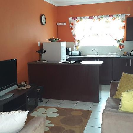 Africa Sky Guest House Rustenburg Exterior photo